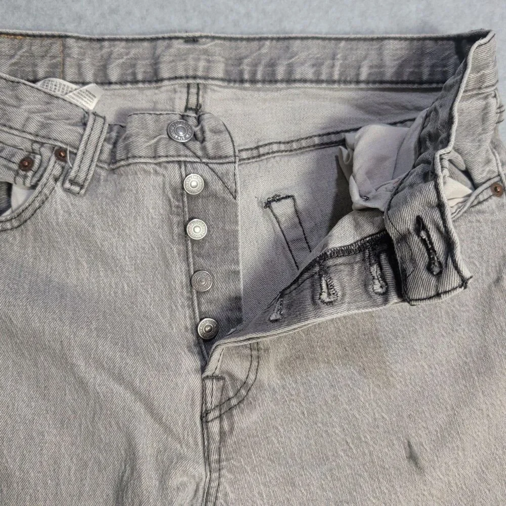 Levis 501 Jeans Mens 32x32 Gray Light Wash Straight Button Fly Regular Fit Denim
